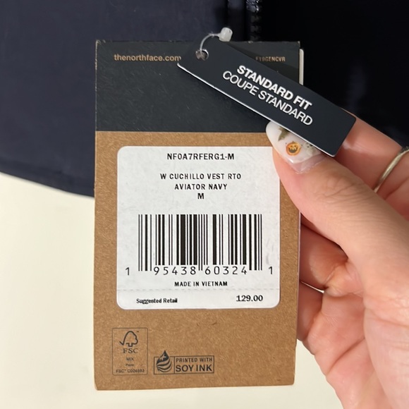 North Face Vest (adult medium but runs small, a smedium)! Perfect for layering! - Picture 4 of 5